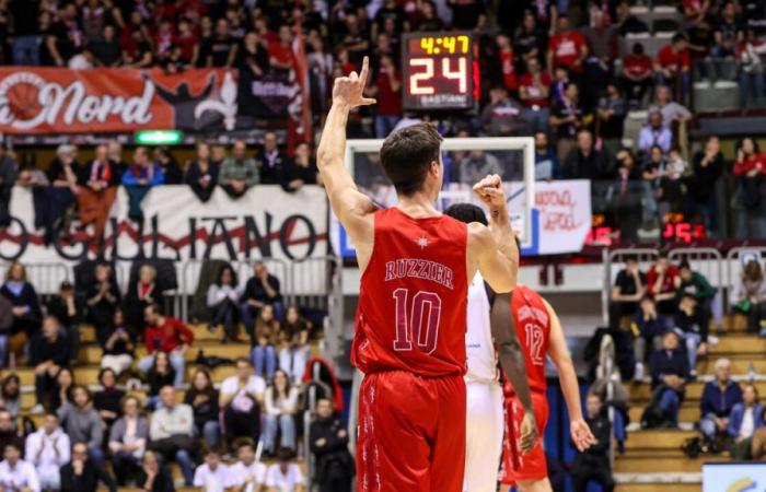 Baloncesto, Ruzzier volverá a vestir los colores de Trieste el próximo campeonato