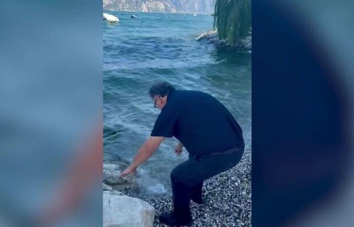 ¿Es seguro el lago de Garda? El alcalde de Brenzone bebe un vaso – Italia