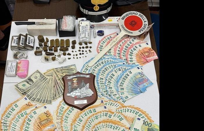 Traficante de drogas detenido en el centro de Florencia, un ‘tesoro’ encontrado en el apartamento ocupado ilegalmente