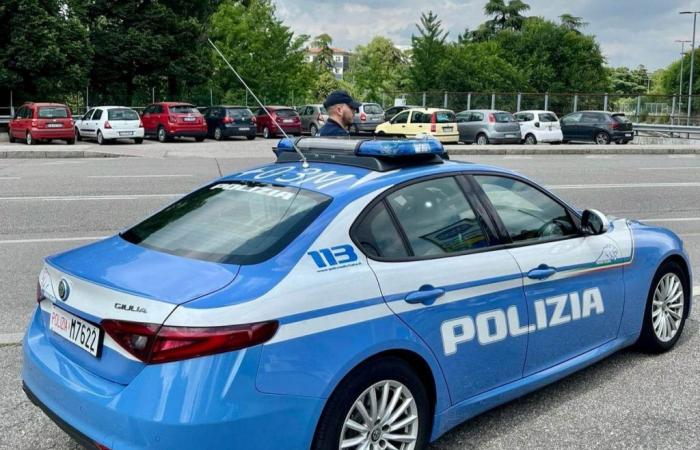 Golpearon a un joven para robarle la mochila: dos detenidos en Verona