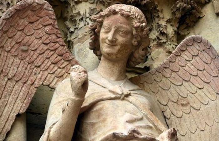 La cara oculta de la catedral de Reims: el ángel sonriente
