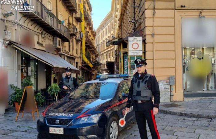 En el centro histórico de Palermo, ciudadanos patrullan contra traficantes y carteristas