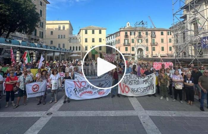 Nueva manifestación contra la terminal de regasificación de Savona, Giannì (Greenpeace): “Se vincula a una fuente de energía perjudicial para el planeta”