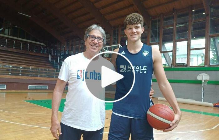 Baloncesto, la coronación de Loano de “Bira” Campisi al jugador de baloncesto Gianluca Fea: “El orgullo de Loano”