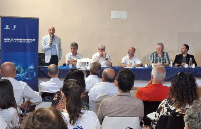Goletta Verde en Toscana vuelve a poner en primer plano la cuestión de Darsena Europa – Goletta Verde | Goleta de los Lagos