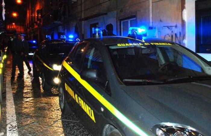 Mafia, detenidos en Catania 10 presuntos miembros del grupo Piller-Puntina