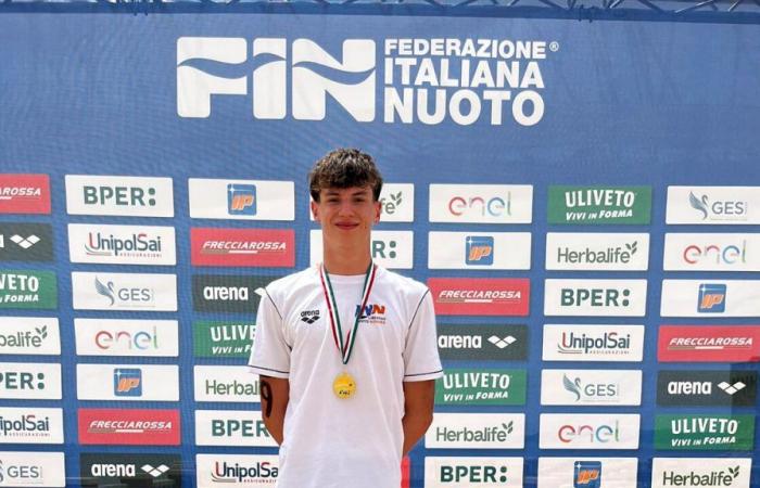 Pietro Colombo de Novara es doble campeón de Italia en 5 km y 2,5 km de cross en aguas abiertas