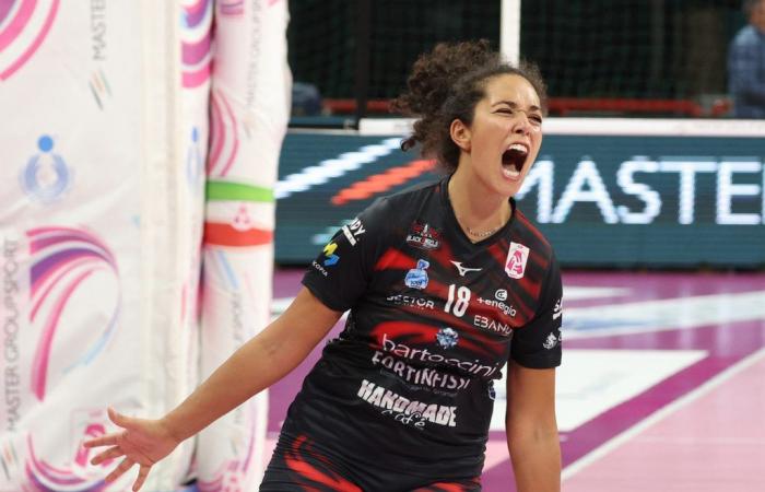 Cob para Mazzanti, llega Dayana Kosareva – Volleyball.it