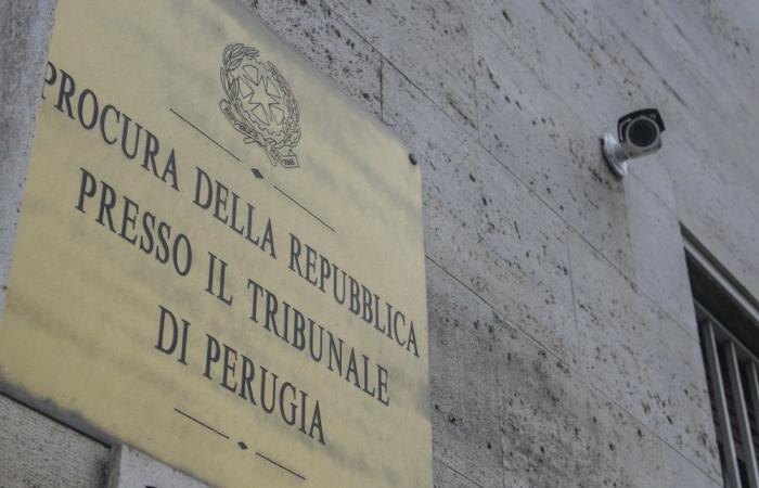 Violada después de la discoteca. Fiscal de Perugia: “joven de 19 años secuestrado en su dormitorio”