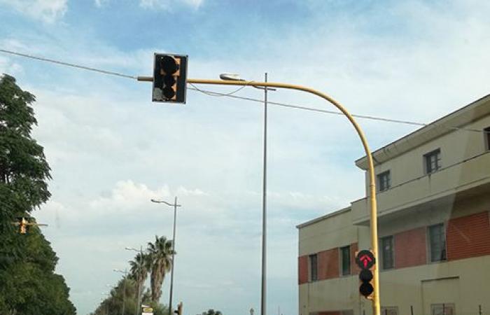Salerno, 7 semáforos con sensores en el paseo marítimo de Tafuri-Marconi en otoño