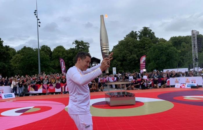 Juegos Olímpicos de 2024. En Lille, Dany Boon lleva la llama entre vítores: “Es magnífico estar allí”