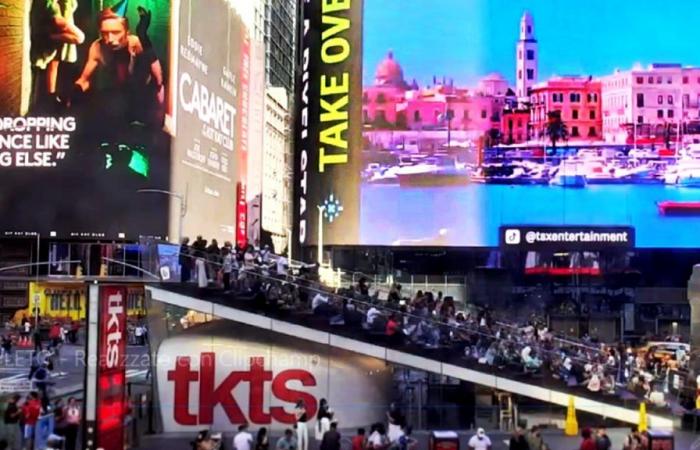 Imágenes de la ciudad en la gran pantalla de Times Square