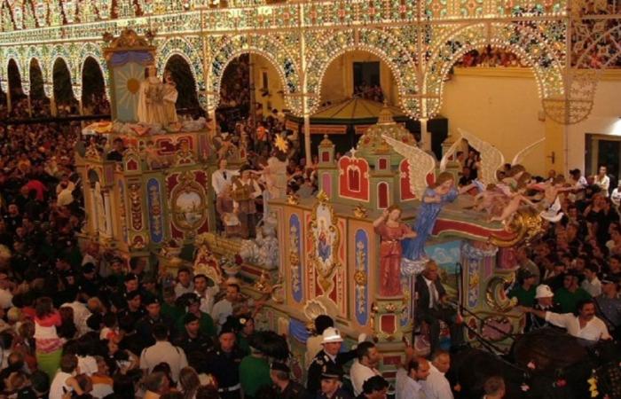 Festival Bruna en Matera, la “recto” de la carroza encanta a miles de turistas