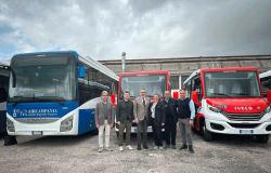 AIR CAMPANIA – Otros 16 nuevos autobuses entregados VER LAS FOTOS Otro lanzamiento de piedra contra un autobús en Aversa