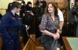 Aún con esposas y cadenas en la sala del tribunal, Ilaria Salis continúa en prisión – Noticias