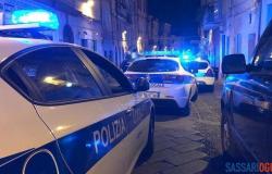 Sassari, rompió cristales y robó coches: la policía local lo detuvo