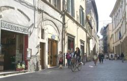 Lucca, casas en lugar de tiendas y oficinas también en las plantas bajas Il Tirreno