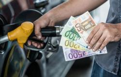Los precios de los combustibles suben de cara a los fines de semana largos del 25 de abril y 1 de mayo. La denuncia de los Codacons – Ondanews.it