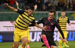 Palermo-Parma, tercer empate consecutivo para Mignani: lesión de Di Mariano, herida en la rodilla con 19 puntos
