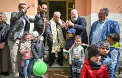 Sant’Agata sul Santerno. Más de 200 personas asistieron a la escuela infantil Azzaroli para celebrar la reapertura tras la inundación. Bonaccini: “Esta tierra es fuerte”