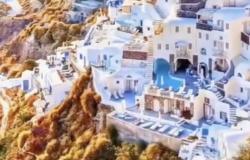 El falso Santorini construido por los chinos, el resort idéntico a la isla griega, enloquece a los influencers – Los vídeos