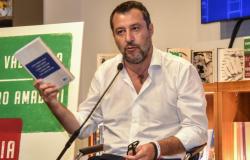 El 25 de abril Salvini presenta el libro Controvento en Milán, la ciudad medalla de oro de la Resistencia: es controvertido