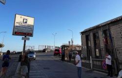 POZZUOLI| Molo Caligoliano, Lonja de Pescado y escuela Pergolesi: cambian los horarios de cierre del aparcamiento