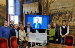 De “Cuneo Illuminata” un cheque de dos mil euros para la escuela infantil afectada por la inundación
