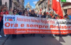 Las celebraciones del 25 de abril en Catania: primero la procesión de Anpi (con polémica por parte del Partido Demócrata), luego la fiesta en Piazza Castello Ursino