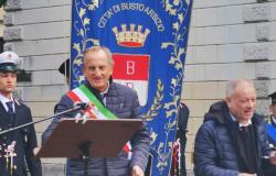Busto, 25 de abril sin divisiones. El alcalde: «Cansado de oír hablar de fascistas»