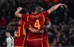 Bonito gesto en Udine: la Roma aplaude a la afición friulana por su comportamiento con Ndicka