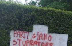 Lápida desfigurada en Roma. Saludos fascistas a Varese