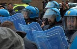 Prohibición de porras, la policía está harta: “No nos envíen más”
