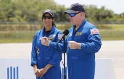 Los astronautas de la NASA llegan para el primer vuelo espacial tripulado de Boeing