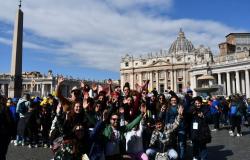 Más de 150 residentes de AC Rimini se reunieron con el Papa Francisco en la Plaza de San Pedro • newsrimini.it