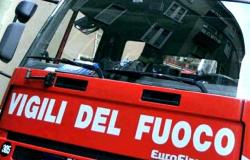 Revisa la rueda de la furgoneta y ésta resbala en un terraplén: muere un hombre de 49 años de la provincia de Prato