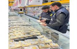 VICENTINO – Controles en una conocida cadena de supermercados: 1.800 productos incautados, cinco denuncias