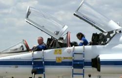 Astronautas de la NASA aterrizan en Florida, listos para el histórico vuelo de prueba del Boeing Starliner