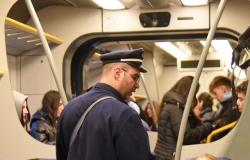 “La zona de Asti corre el riesgo de quedar aislada” los viajeros piden más trenes