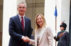 El Secretario General visita Italia y elogia las contribuciones a la OTAN y el apoyo a Ucrania