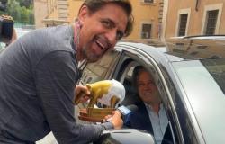 ¿Enrico Mentana recibe el Tapir Dorado con pañal? Su sorprendente respuesta a Striscia la Notizia