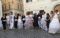 ‘Formas de Diálogo’ en las calles de Pesaro, un flash mob que combina arte y artesanía