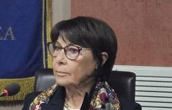 Remodulación de los contratos de trabajo de los empleados de los Ferrocarriles de Calabria, pregunta de la consejera regional del Partido Demócrata Amalia Bruni