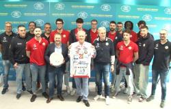 El voleibol de Macerata brinda con Fisiomed: «En A2 también gracias a ellos» (Vídeo)