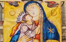 En via Duomo el homenaje pictórico a la Madonna dello Sterpeto