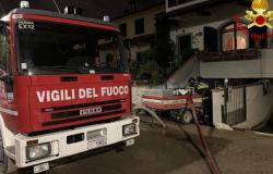 Mujer muere en un incendio cerca de Lucca que se desató en la casa, sorprendida por las llamas: cuerpo encontrado en la cama