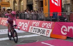 Entusiasmo en las carreteras del Giro de Italia, ruge por Ganna, pero gana Pogacar VIDEO Y GALERÍA