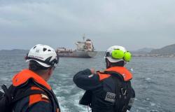 Buque panameño bloqueado en el puerto de Palermo: no cumplía normas de seguridad