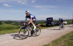 Giro de Italia, gana Pelayo Sánchez. El regreso de Alaphilippe del polvo