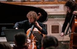 Domingo 12 de mayo Auditorio del antiguo conservatorio de San Luigi di Trani “Latitudo 41 Cello duo”